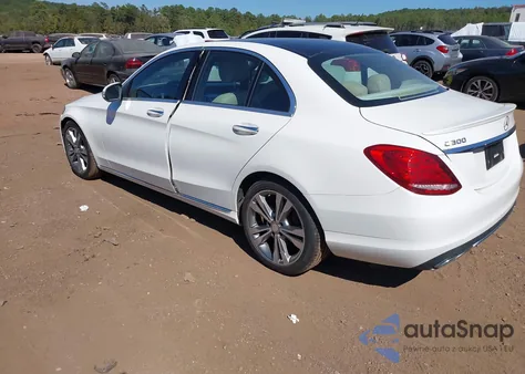 2015 Mercedes-Benz C 300 из США, поврежденный, VIN 55SWF4JB5FU076063
